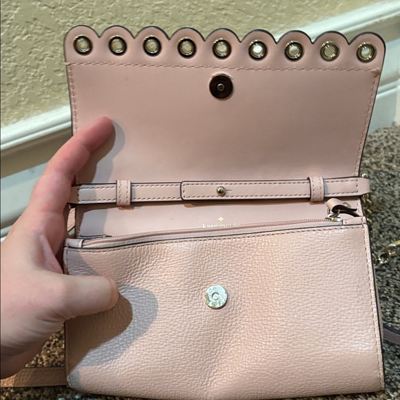 NWOT Kate Spade Blush Pink Scalloped Crossbody - Picture 3 of 6
